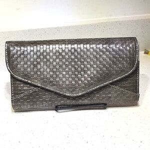 Clutch Pewter Neutral color. NEW no tags